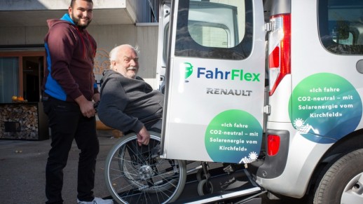 L'associazione FahrFlex di Horw (LU) offre un servizio di trasporto per anziani e persone non più in grado di muoversi (Foto: FahrFlex)