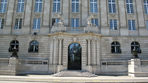 Hauptsitz der Swiss Re am Mythenquai in Zürich (Foto: Swiss Re)