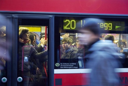 Die Buslinie 20 bringt Lernende zu den Berufsfachschulen am Standort Lorraine und ist zu den Spitzenzeiten überfüllt (Foto: Kanton Bern)