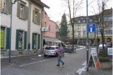 La nouvelle solution nécessite moins de place, comme ici à Bienne. (image: Mobilité piétonne Suisse)