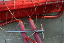 Die hochwertigen Werkzeuge des ToolBoard Bike sind diebstahlsicher befestigt (Foto: Rolf Bruckert, Bruckert/Wüthrich)