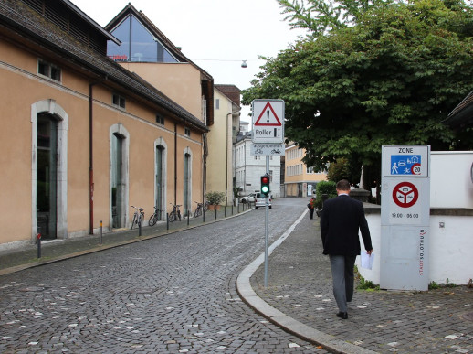 Accès à la zone de rencontre de la vieille ville de Soleure (photo: zonederencontre.ch)