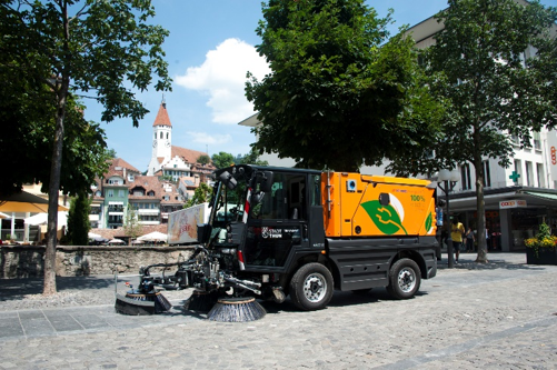 D’autres véhicules communaux de la ville de Thoune possèdent un moteur électrique, par exemple la balayeuse électrique de voirie de 2 m3 (photo : Ville de Thoune)