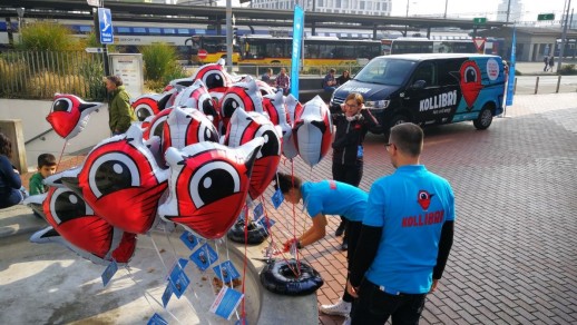 Manifestation de lancement de Kollibri à la gare de Brugg (photo: CarPostal)
