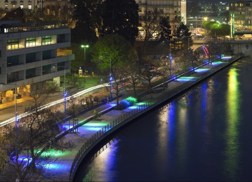 Stimmungsvolle Beleuchtung am Quai du Seujet in Genf (Foto: M. Grandchamp)