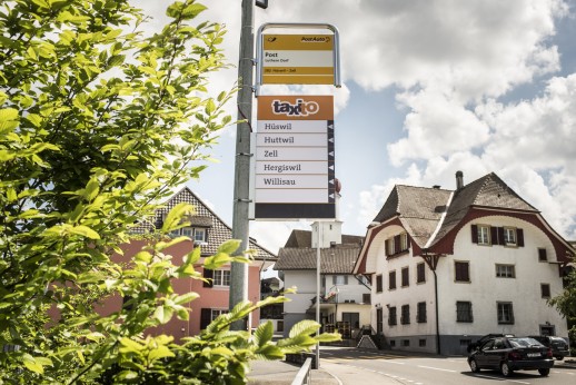 Die Taxito-Haltestelle in Luthern (Foto: Rob Lewis)