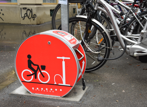 Kürzlich installierte öffentliche Velopumpen in Lausanne (Foto: Stadt Lausanne)