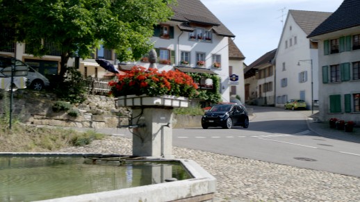 Les véhicules électriques ont investi le paysage urbain d'Anwil en septembre 2018 (Photo : EBL) 