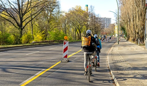 Temporärer Radfahrstreifen in Berlin (Foto: SenUVK Berlin)