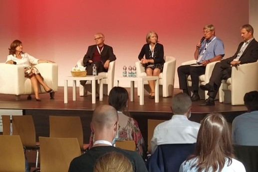 Panel discussione alla conferenza sulla mobilità multimodale nel contesto dell'Arena svizzera della mobilità 2020 (Foto: Accademia della mobilità)