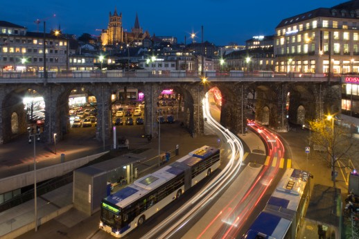 Indem Verbrennungsmotoren bis 2030 verbannt werden, will Lausanne auch öffentliche Räume vom Verkehr befreien (Foto: Philippe Moret)