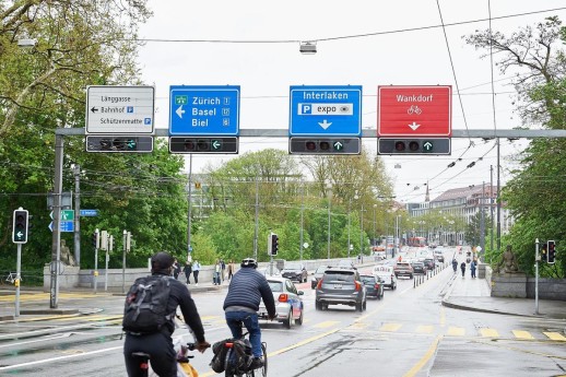 Velofahrenden Platz zu geben gibt ihnen ein gutes Sicherheitsgefühl, besonders an Kreuzungen (Foto: derbund.ch)