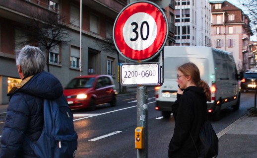 La Ville de Lausanne limite la vitesse à 30km/h de nuit sur plus de 120 rues de son territoire (photo: Rue de l'Avenir). 