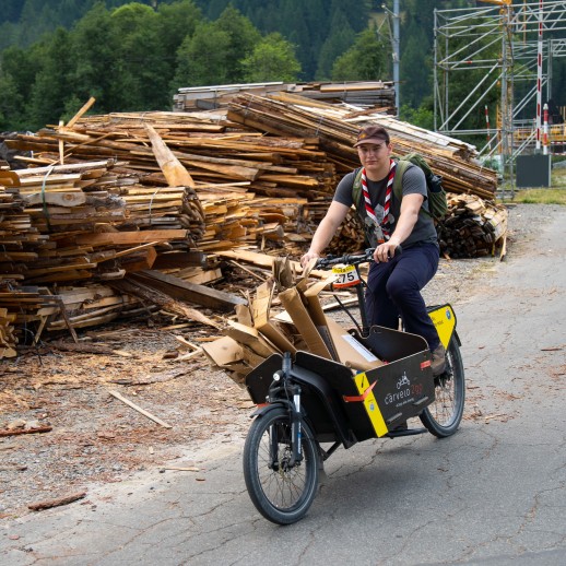Carvelo2go a mis des vélos-cargos à disposition du camp fédéral du Mouvement Scout de Suisse pour le transport de matériel (Photo : Mova) 