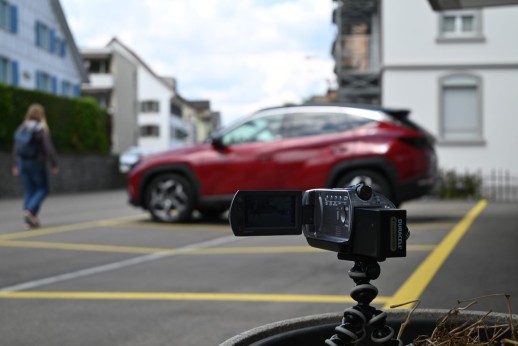 Aperçu des travaux de recherche actuels, par exemple sur l'interaction des personnes à pied avec les véhicules autonomes (photo: Commune de Thalwil)