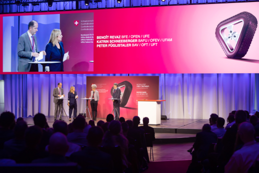 Podiumsdiskussion an der nationalen Mobilitätskonferenz 2023 (Foto: Salvatore Vinci Photography)