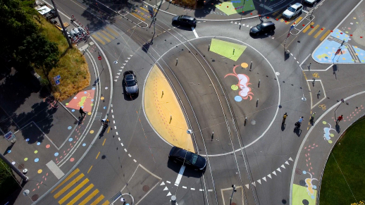 Temporäre Bemalung des Viktoriaplatzes anlässlich der Frauenfussball EM. (Foto: Stadt Bern)