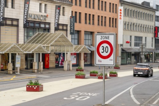 Tempo 30 hat zahlreich Vorteile für die Sicherheit und Aufenthaltsqualität im Strassenraum (Foto: Kanton Aargau)
