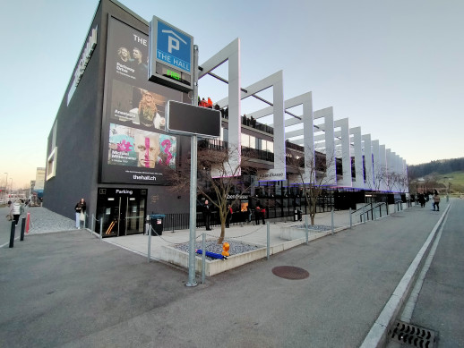 Seit 2022 ist in allen Veranstaltungen von THE HALL die Hin- und Rückreise mit Tram, Bus und S-Bahn in allen ZVV-Zonen (2. Klasse) integriert. Die Wirkung ist nachhaltig und messbar (Foto: Trafiko).