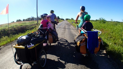 Depuis le 1e juillet, la législation donne de nouvelles possibilités dans l’usage des vélos-cargos, notamment le transport d’enfants. (Photo : Unsplash)