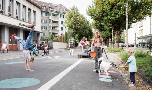 Eine spielerische Strasse voller Leben (Foto: Stadt Bern)